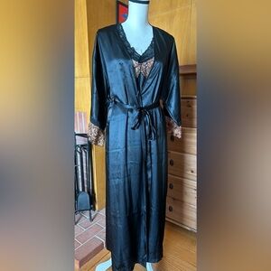 Elegant Black and Leopard Print Nightgown